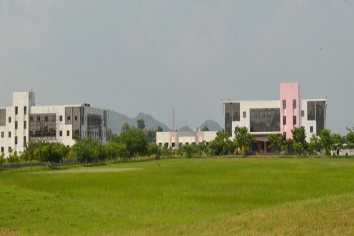 https://cache.careers360.mobi/media/colleges/social-media/media-gallery/7556/2020/7/27/Campus View of Manoharbhai Patel Institute of Engineering and Technology Shahapur Bhandara_Campus-View.jpg